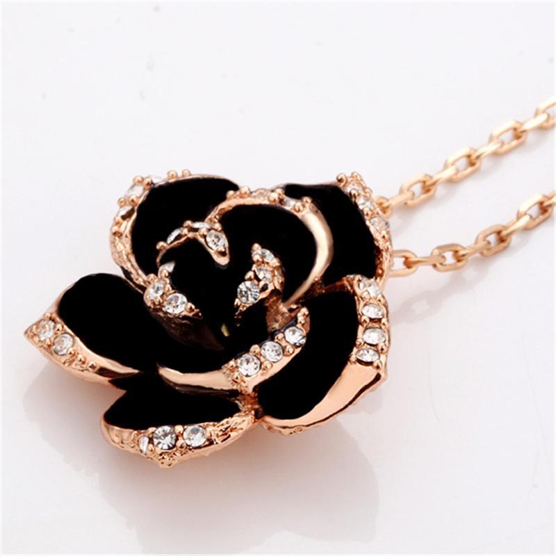 Conjunto de Colar Brincos e Anel Essence