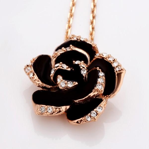 Conjunto de Colar Brincos e Anel Essence