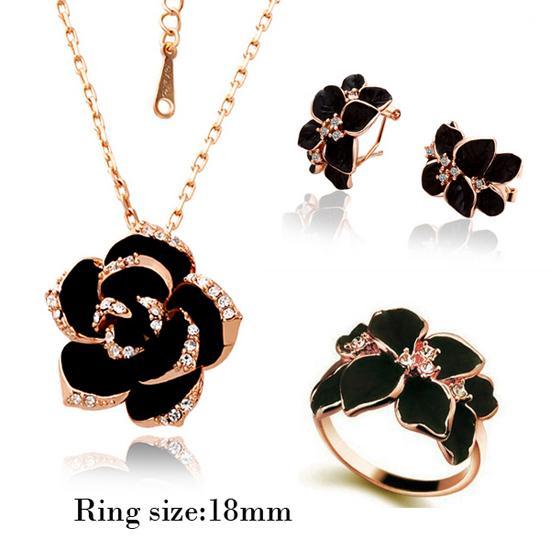 Conjunto de Colar Brincos e Anel Essence